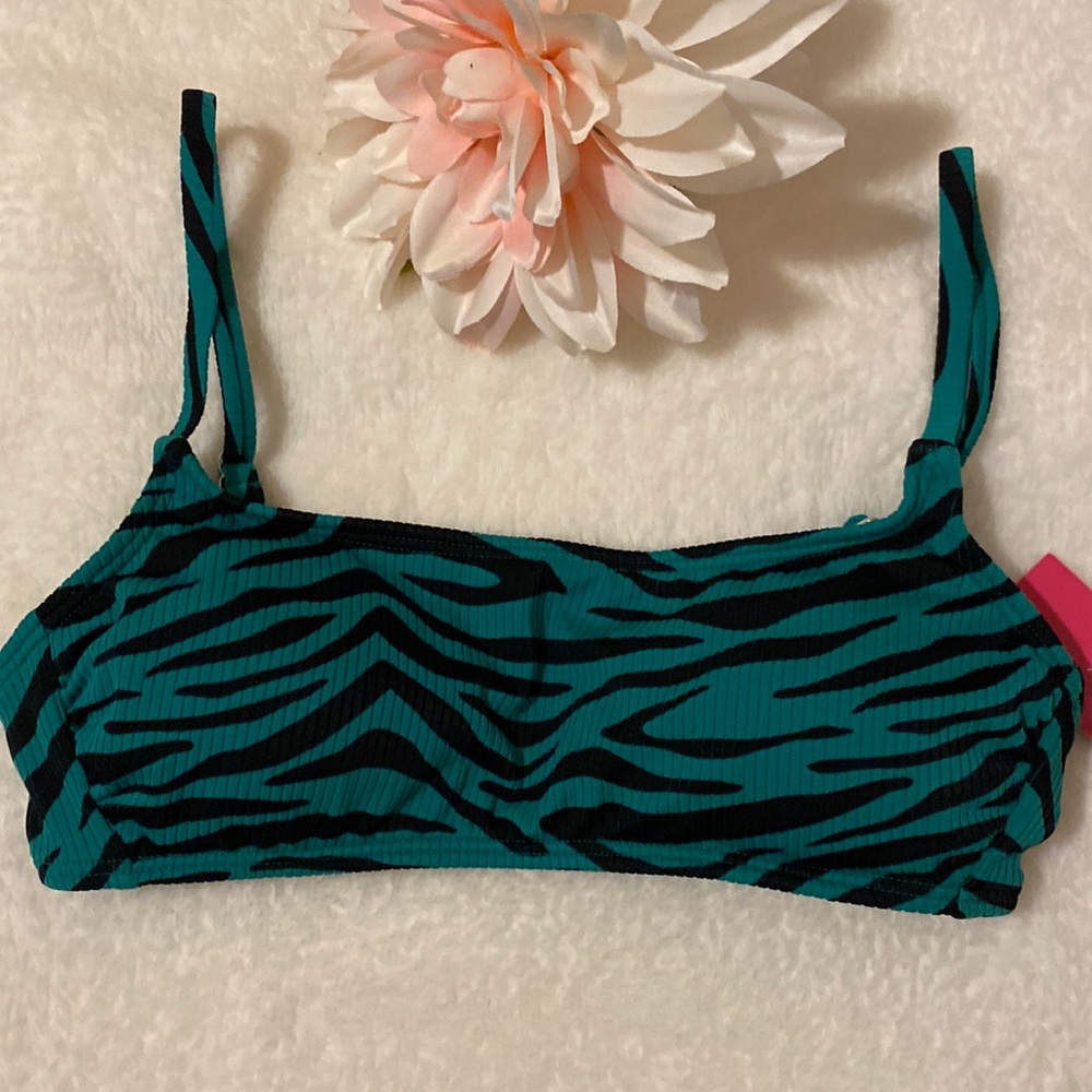 🦓 Green and Black Zebra Print Swim Top